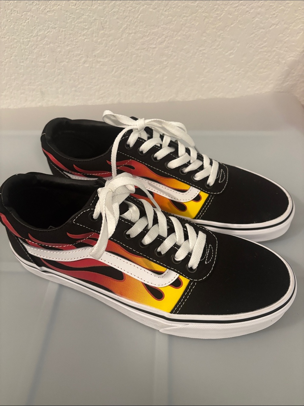 Vans Old Skool Flames low top skate shoes SZ 9.5M/11W black canvas NWOT